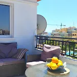 아파트 With A Large Sunny Balcony And A Swimmig Pool *