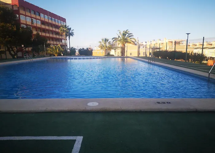 Apartment With A Large Sunny Balcony And A Swimmig Pool Torrevieja
